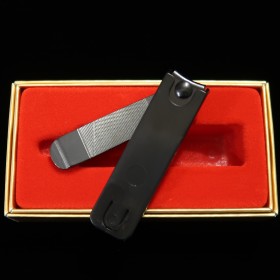 Nail Clipper ‐ All chrome ‐ Black - size: 7cm